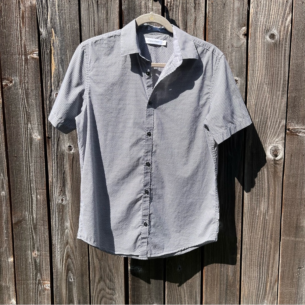 Calvin Klein short sleeve shirt size small